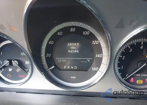 2009 Mercedes-Benz C 300 Luxury 4Matic/Sport 4Matic z USA, uszkodzony, nr VIN WDDGF81X19R084822